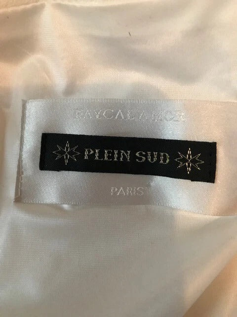 Plein Sud Paris label close-up