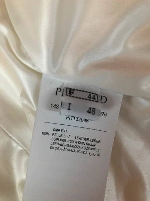Interior tag close-up - 100% leather, Italian size 48