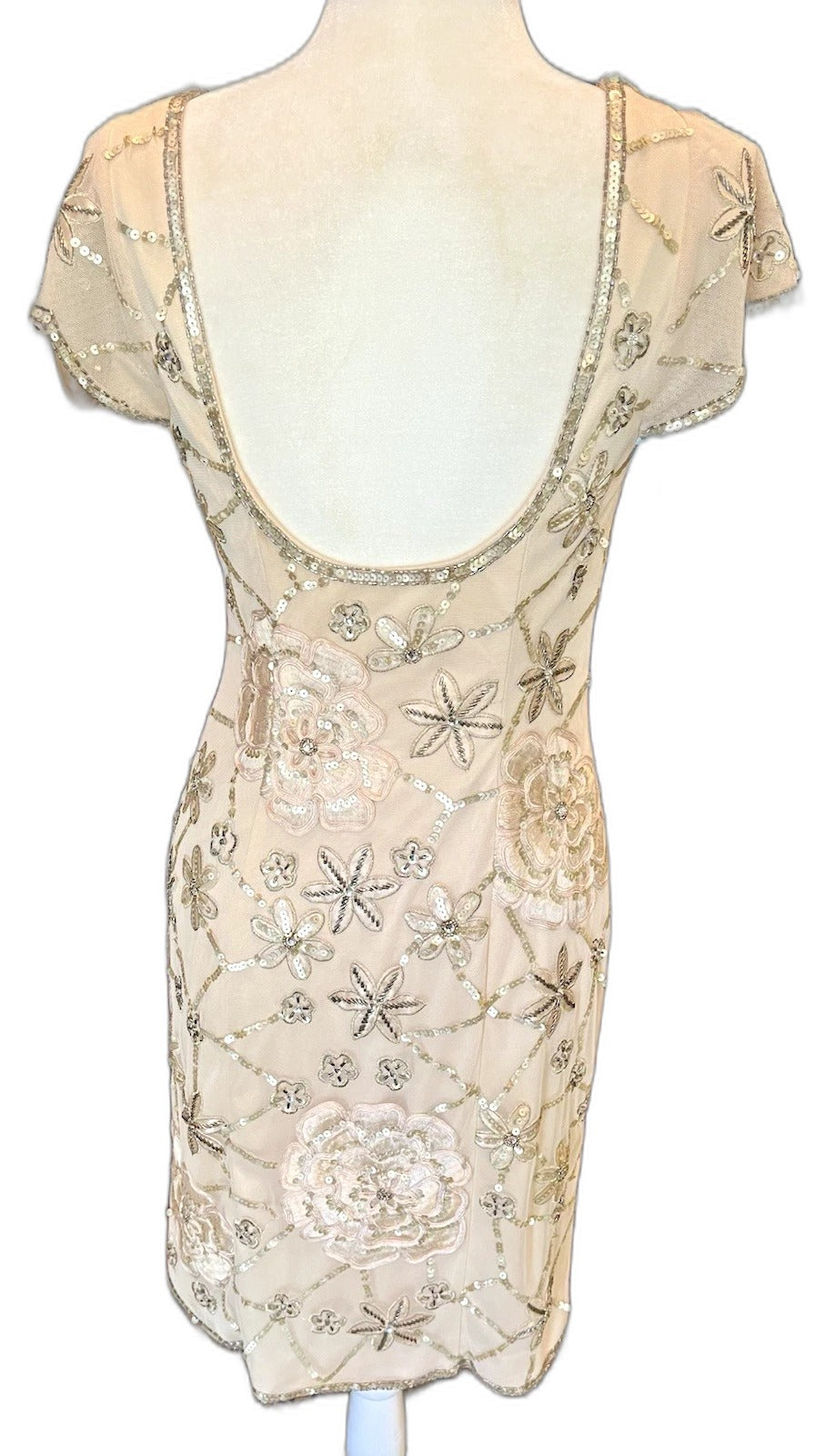 Sue Wong beige silver beaded lace sheath cocktail dress - back