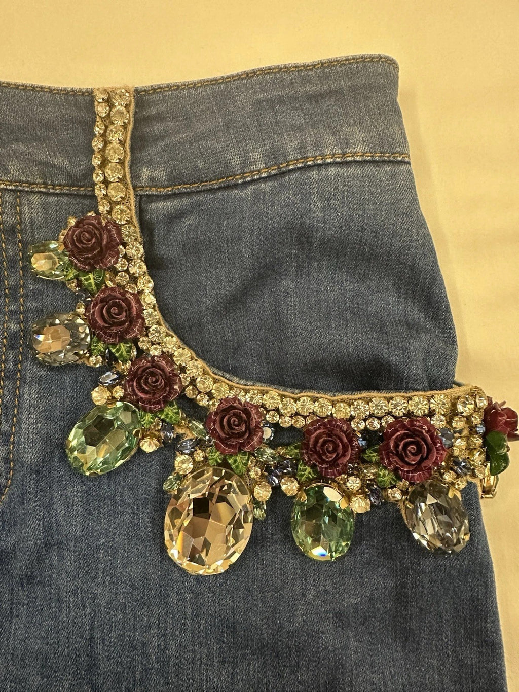 Dolce & Gabbana denim skirt - pocket embroidery detail
